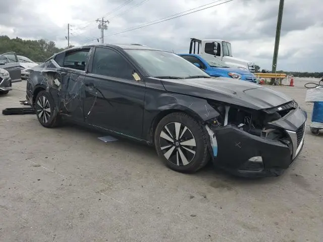 2021 NISSAN ALTIMA SV  
