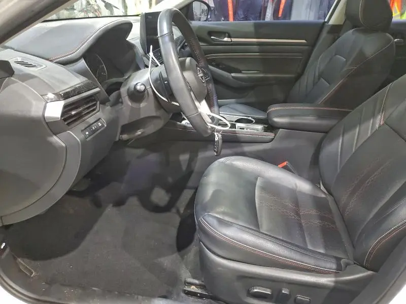 2023 NISSAN ALTIMA SR  