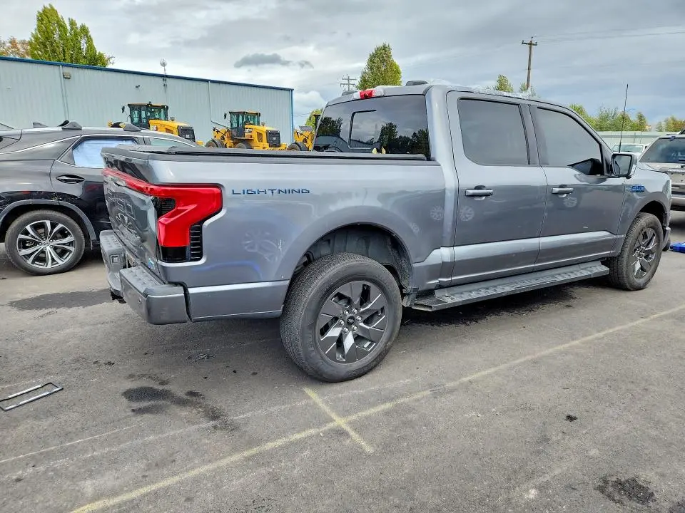 2024 FORD F150 LIGHTNING LARIAT  
