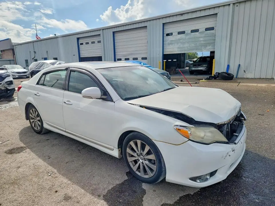 2011 TOYOTA AVALON LIMITED  