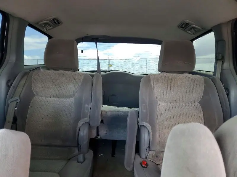 2010 TOYOTA SIENNA CE  