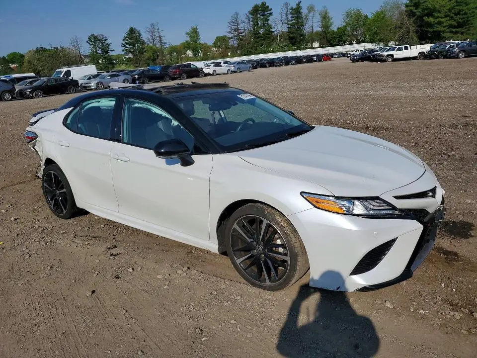 2020 TOYOTA CAMRY XSE  