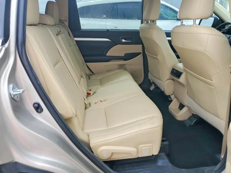 2016 TOYOTA HIGHLANDER XLE  