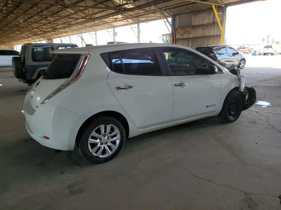 2015 NISSAN LEAF S  