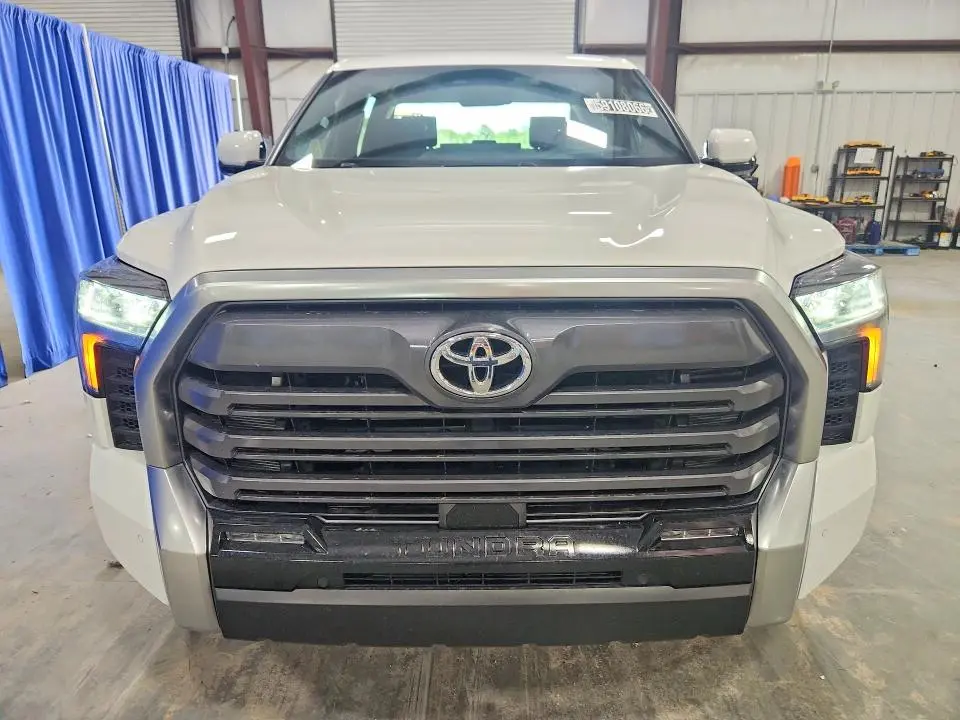 2026 TOYOTA TUNDRA CREWMAX LIMITED  