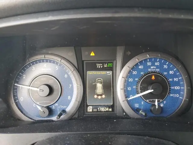 2019 TOYOTA SIENNA XLE  