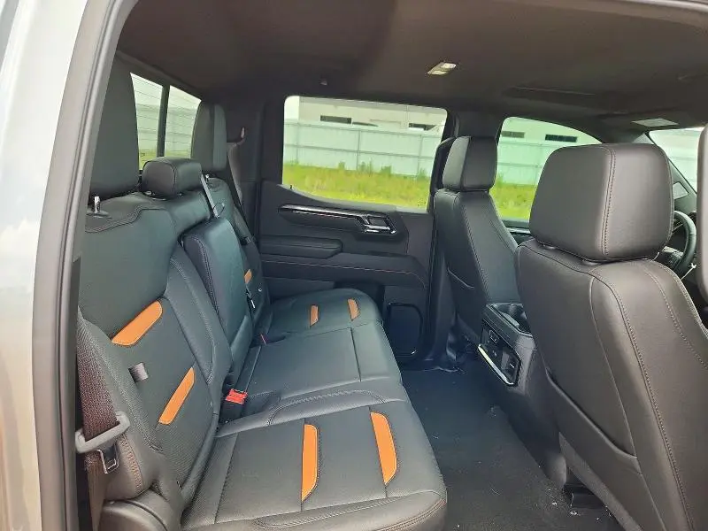 2025 GMC SIERRA K1500 AT4  