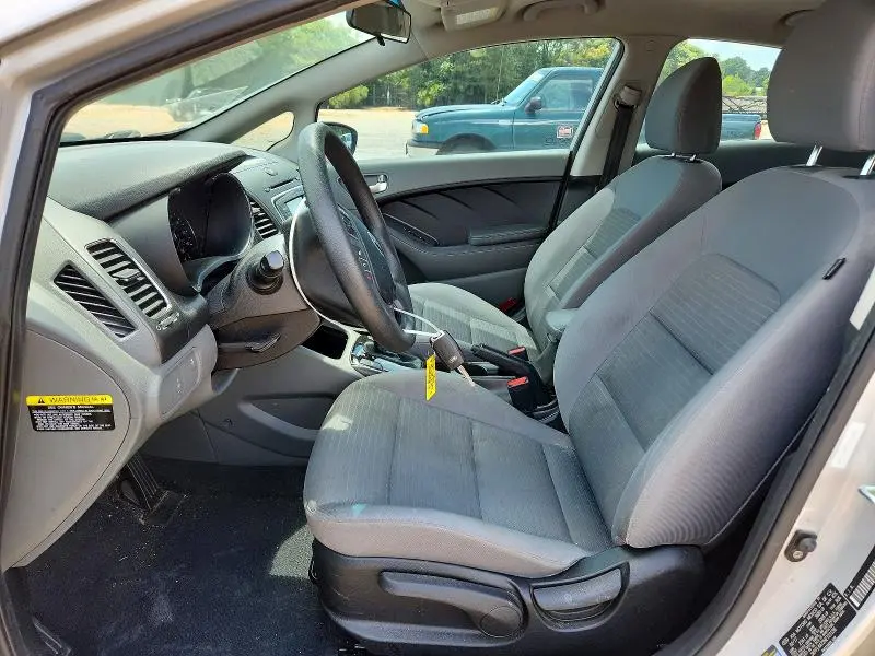 2017 KIA FORTE LX  