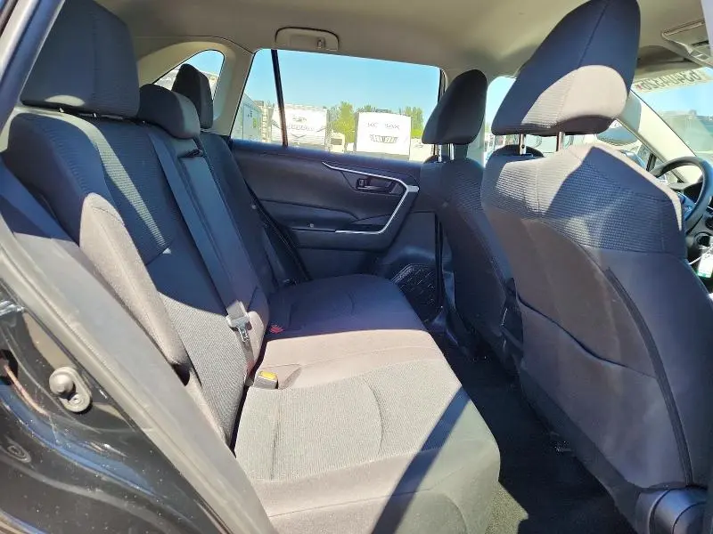 2021 TOYOTA RAV4 LE  