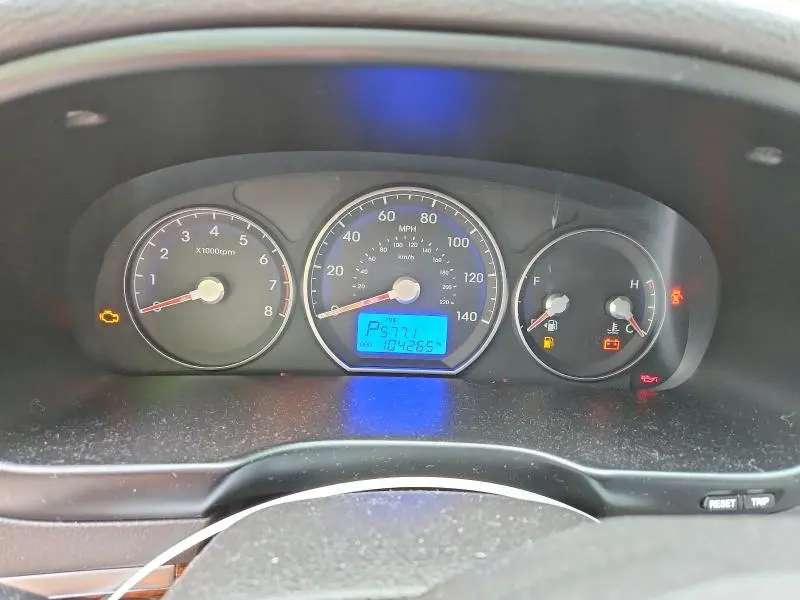 2010 HYUNDAI SANTA FE GLS  