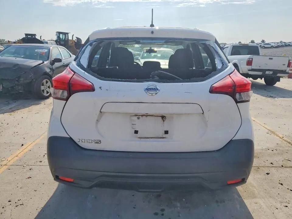 2018 NISSAN KICKS S  