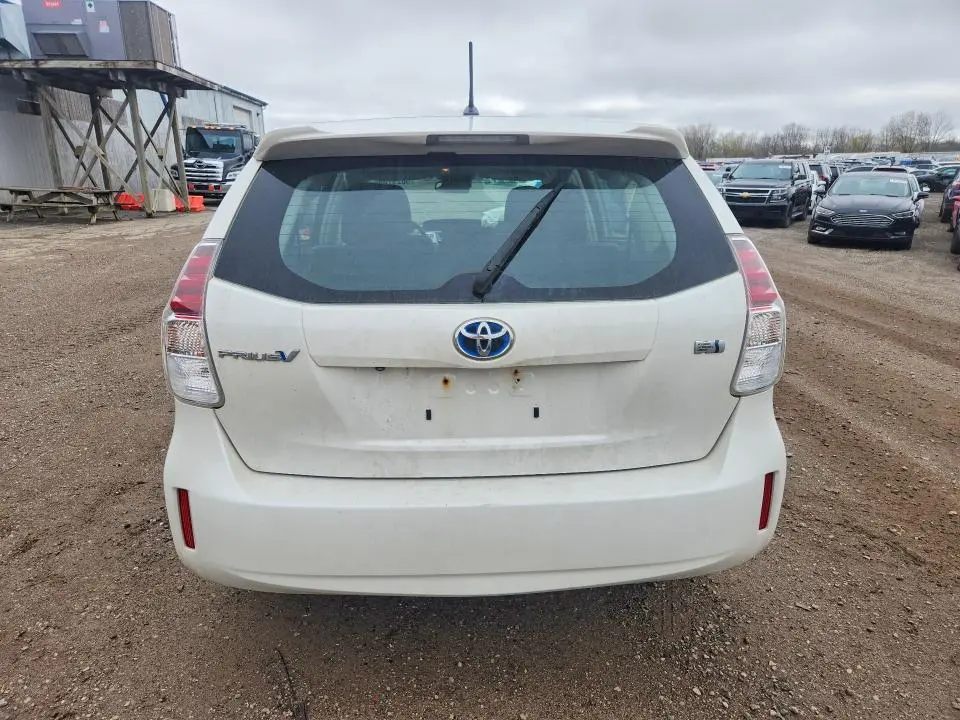 2015 TOYOTA PRIUS V TWO  