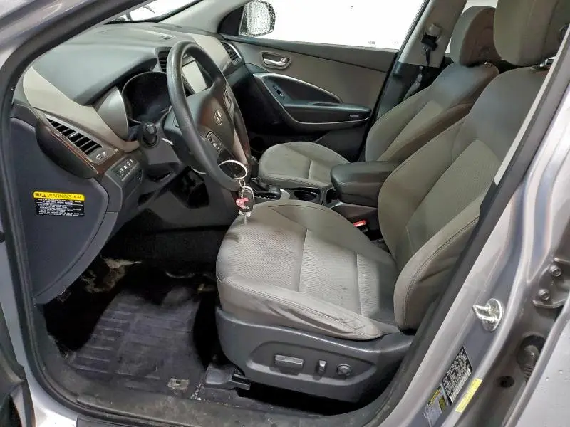 2018 HYUNDAI SANTA FE SE  