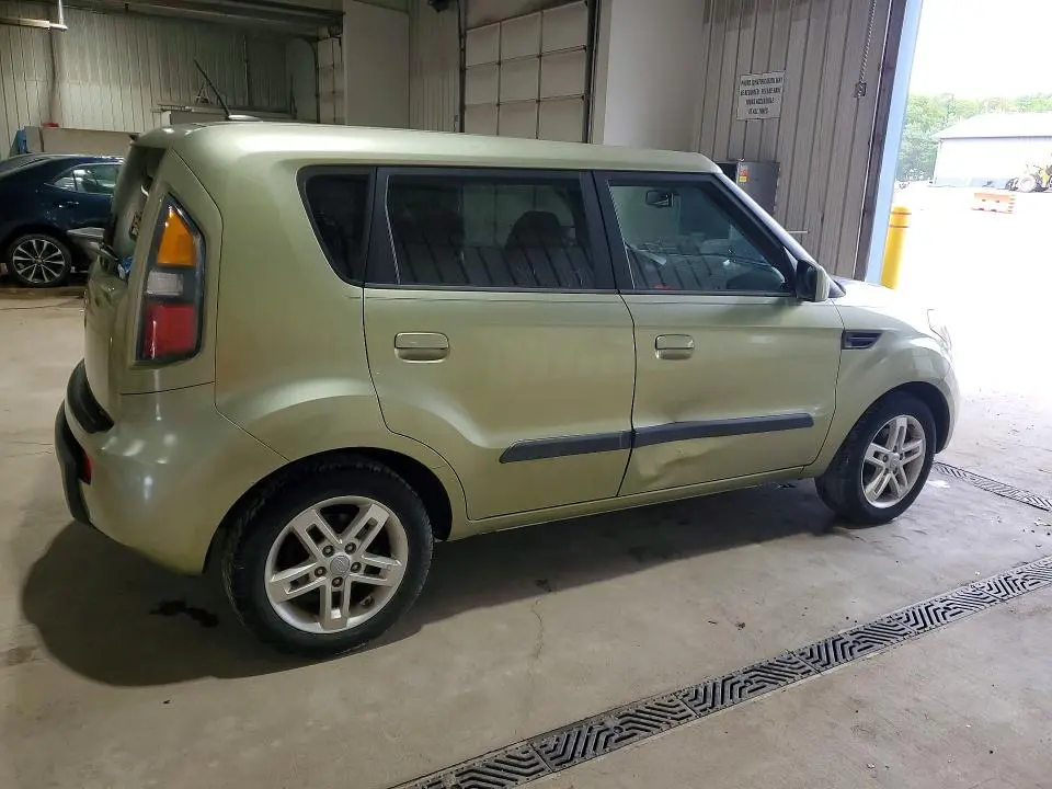 2010 KIA SOUL +  