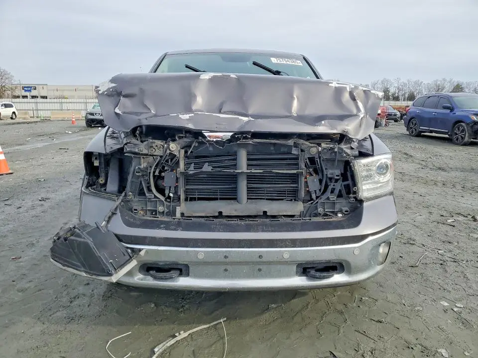 2015 RAM 1500 LARAMIE  