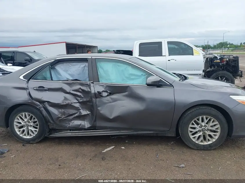 2016 TOYOTA CAMRY LE