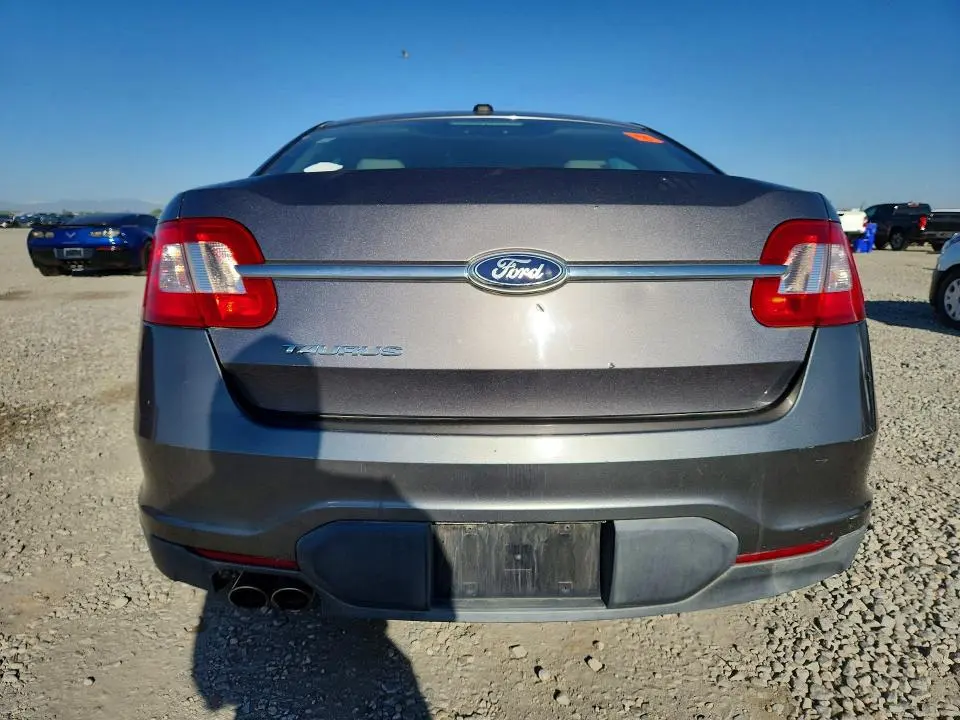 2011 FORD TAURUS SE  