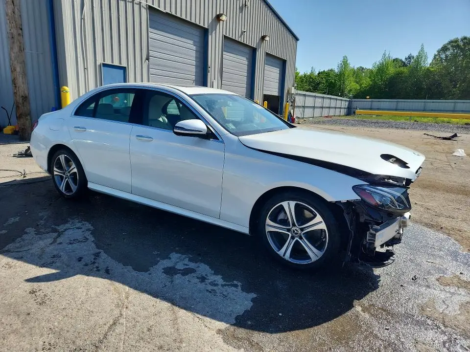 2019 MERCEDES-BENZ E 300  