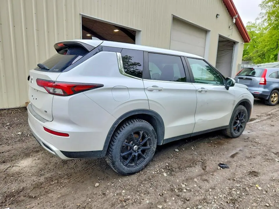 2022 MITSUBISHI OUTLANDER SE  