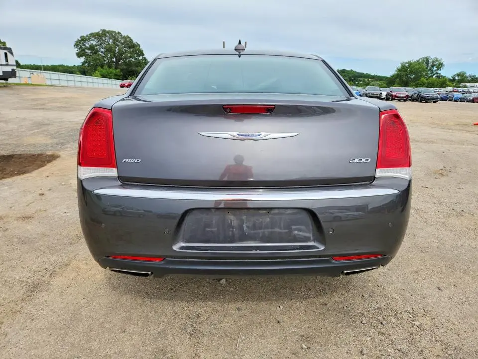2018 CHRYSLER 300 LIMITED  