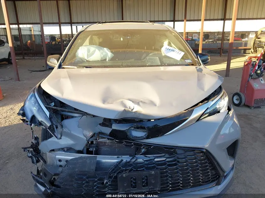 2024 TOYOTA SIENNA XSE