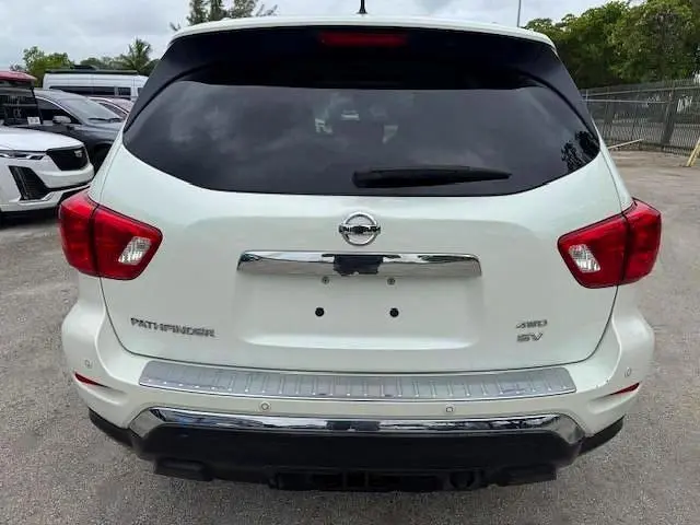 2017 NISSAN PATHFINDER SV  