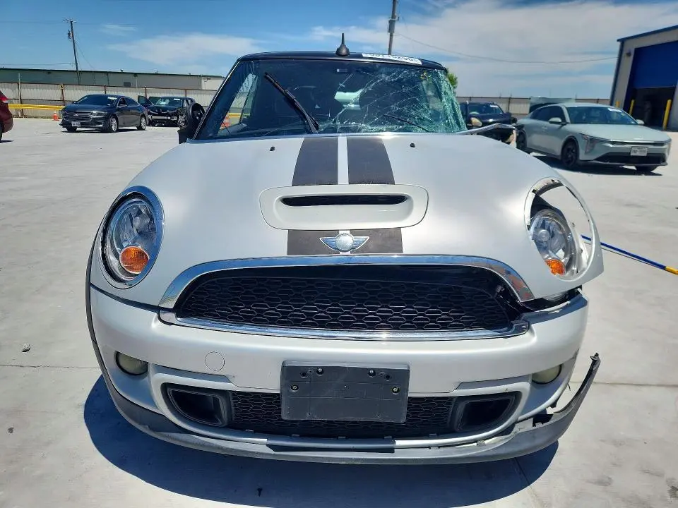 2014 MINI COOPER S  