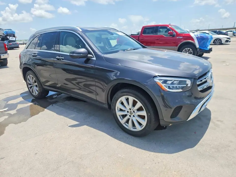 2020 MERCEDES-BENZ GLC 300  