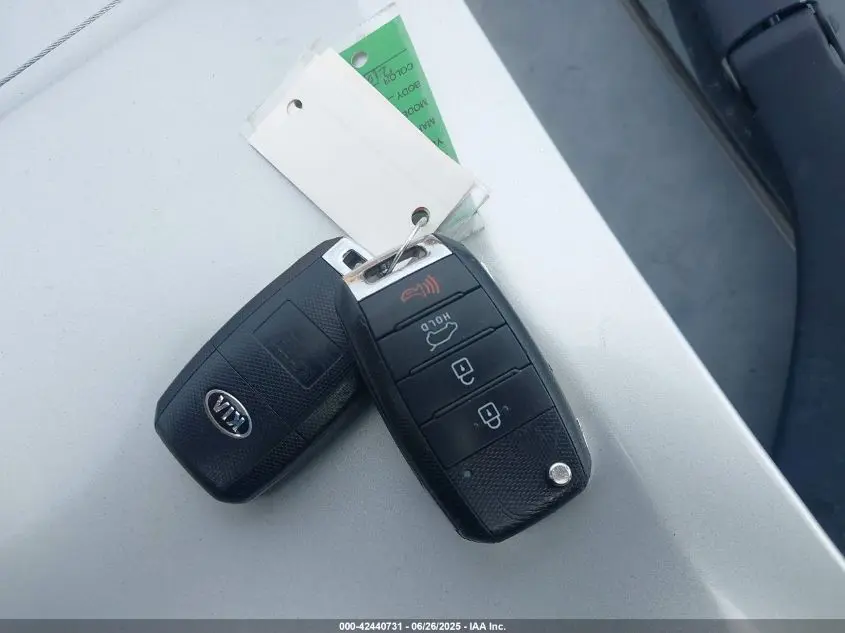 2017 KIA SORENTO 2.4L LX