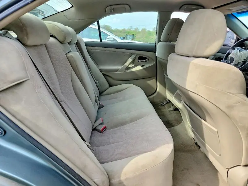 2010 TOYOTA CAMRY LE  