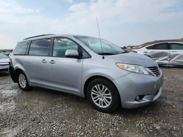 2012 TOYOTA SIENNA XLE