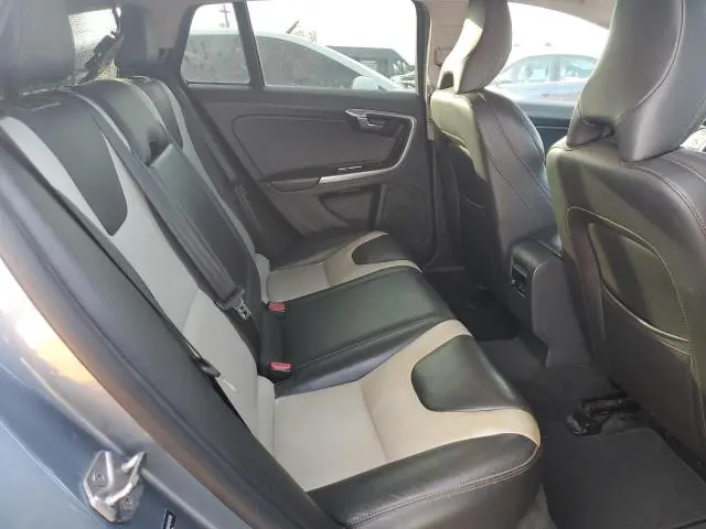 2017 VOLVO V60 CROSS COUNTRY PLATINUM  