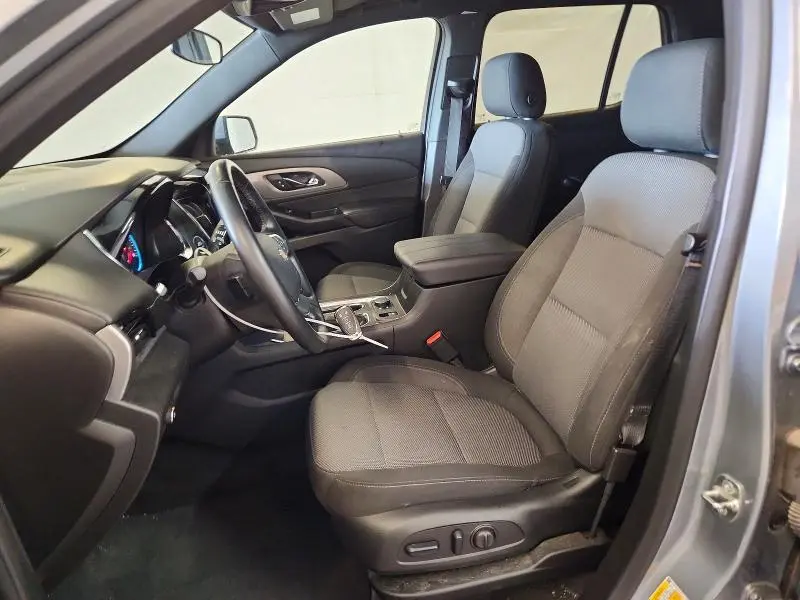 2023 CHEVROLET TRAVERSE LT  