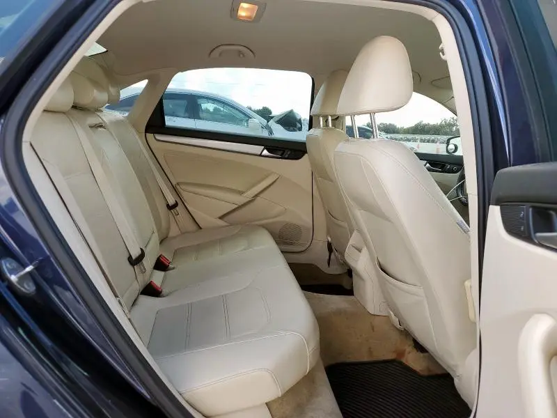 2015 VOLKSWAGEN PASSAT S  