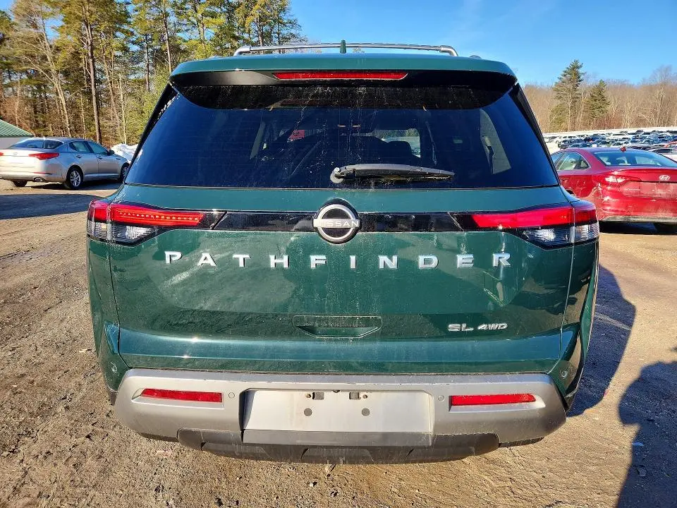 2022 NISSAN PATHFINDER SL  