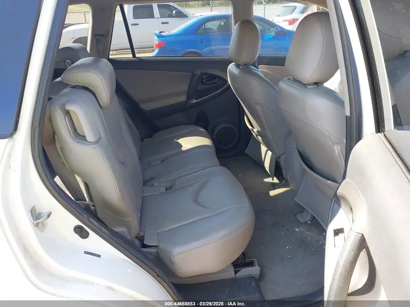 2011 TOYOTA RAV4  