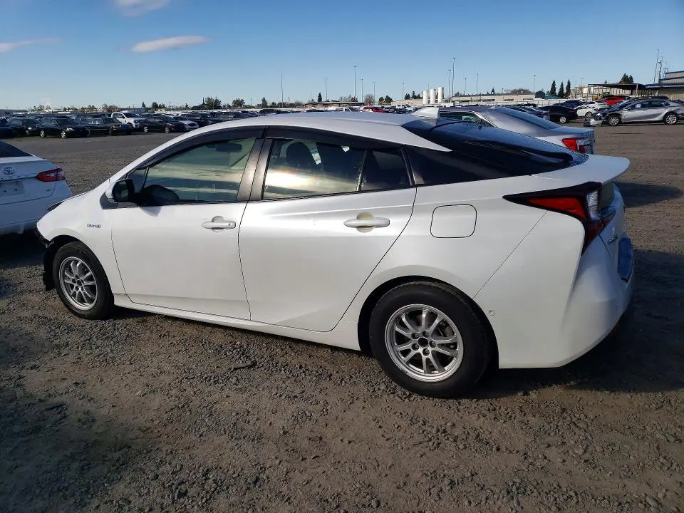 2021 TOYOTA PRIUS LE  