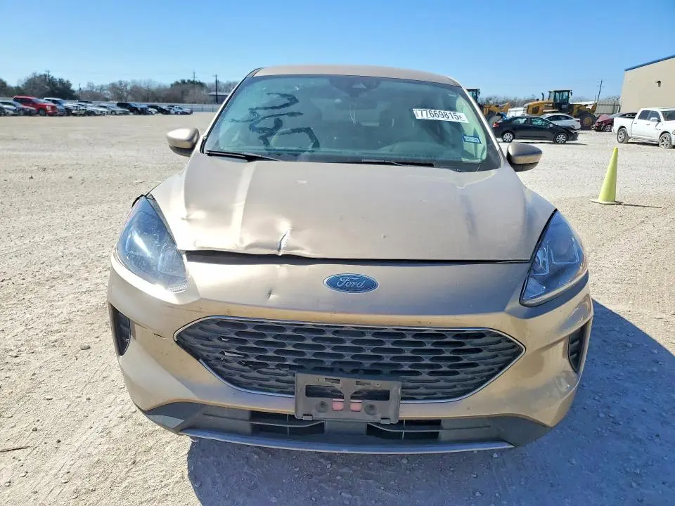 2021 FORD ESCAPE SE  