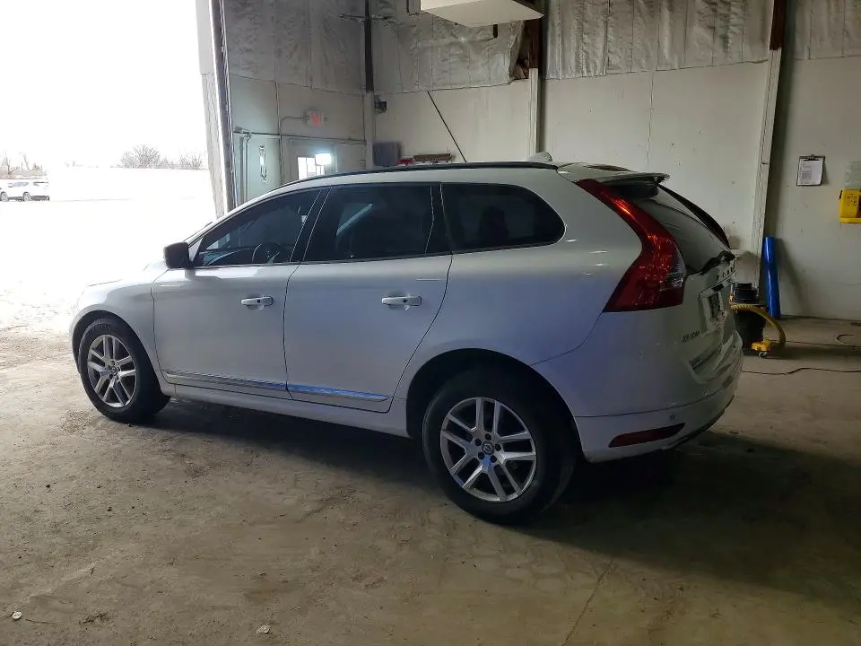 2017 VOLVO XC60 T5  