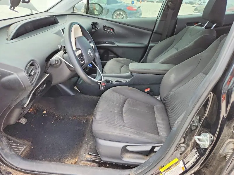 2017 TOYOTA PRIUS   