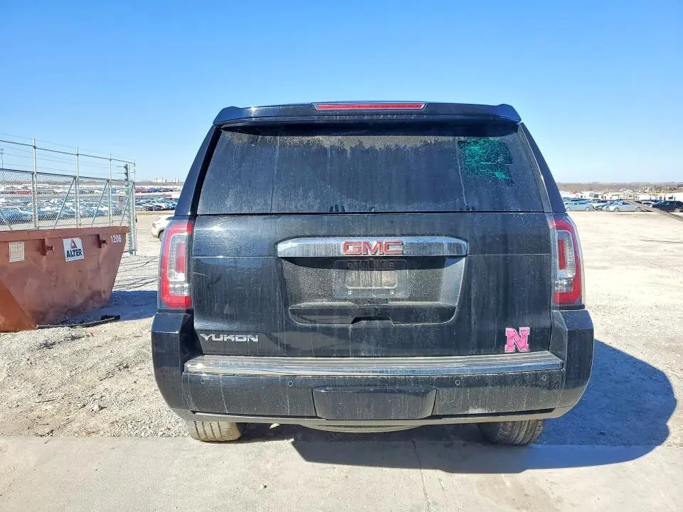 2017 GMC YUKON DENALI  