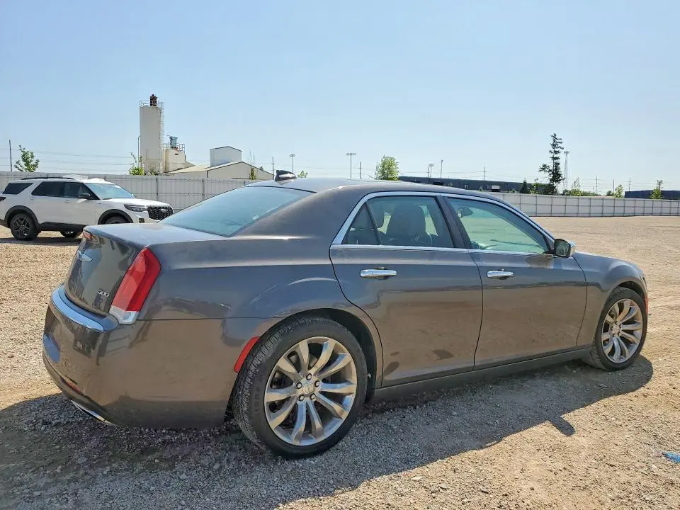 2019 CHRYSLER 300 LIMITED  