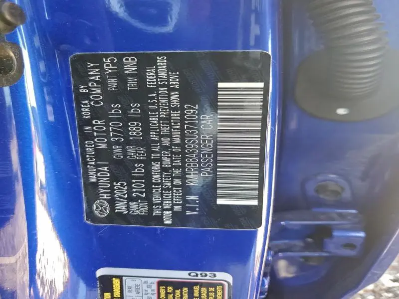 2025 HYUNDAI VENUE SE  