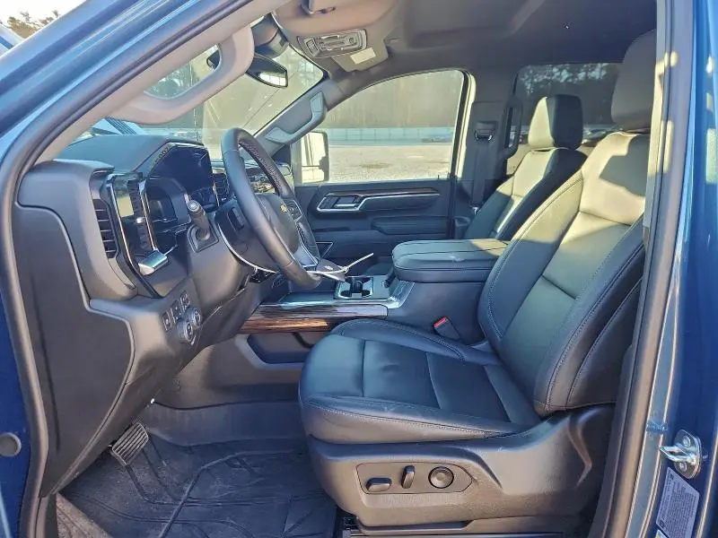 2025 CHEVROLET SILVERADO K3500 LT  