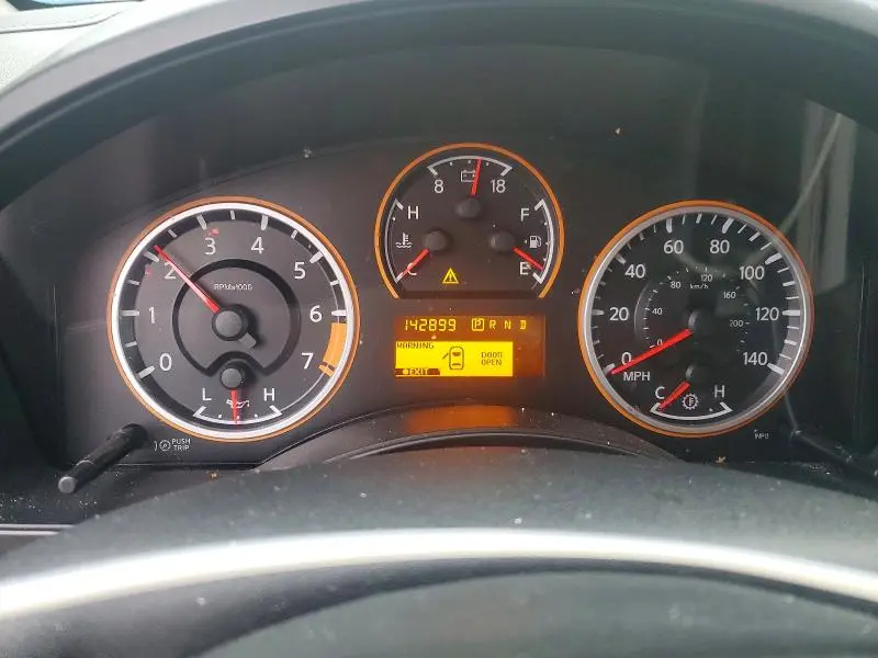 2014 NISSAN TITAN SV  