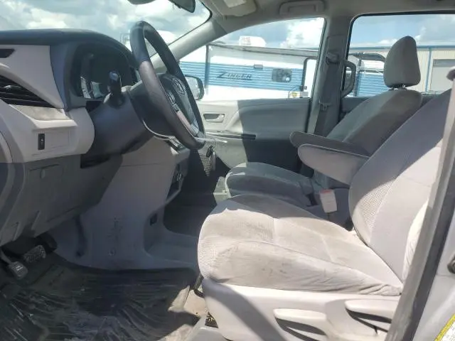2018 TOYOTA SIENNA L  