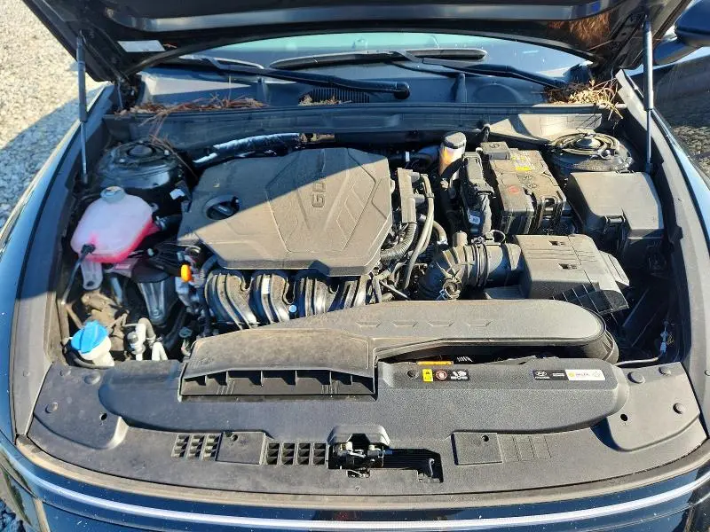 2025 HYUNDAI SONATA SE  