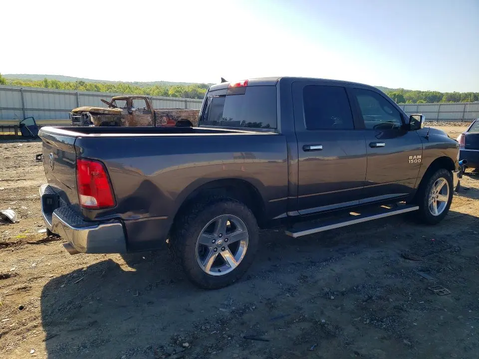 2015 RAM 1500 SLT  
