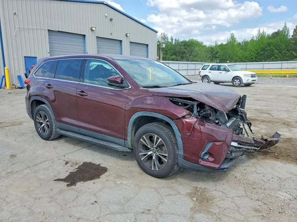 2019 TOYOTA HIGHLANDER LE  