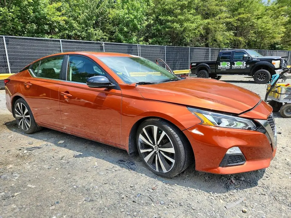2019 NISSAN ALTIMA SR  